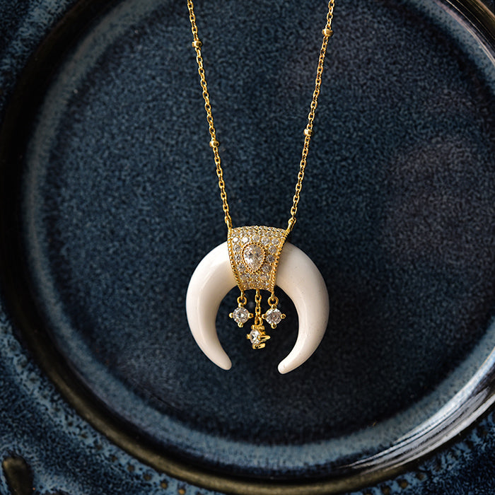 Crescent Agate Pendant Necklace – 925 Silver Minimalist Lunar Charm