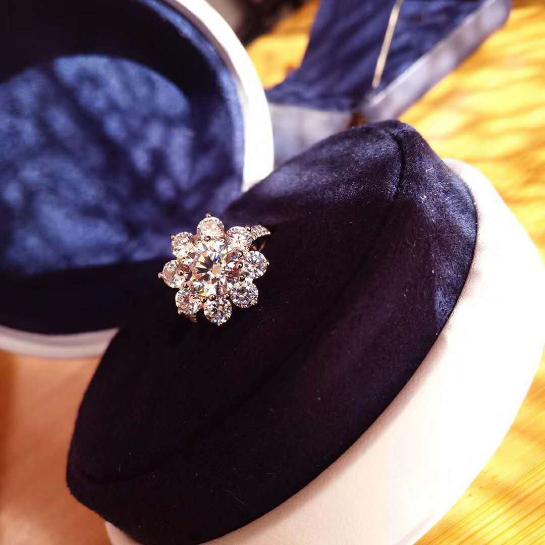 S925 Sterling Silver Sunflower Ring – 2 Carat Brilliant Moissanite Bloom