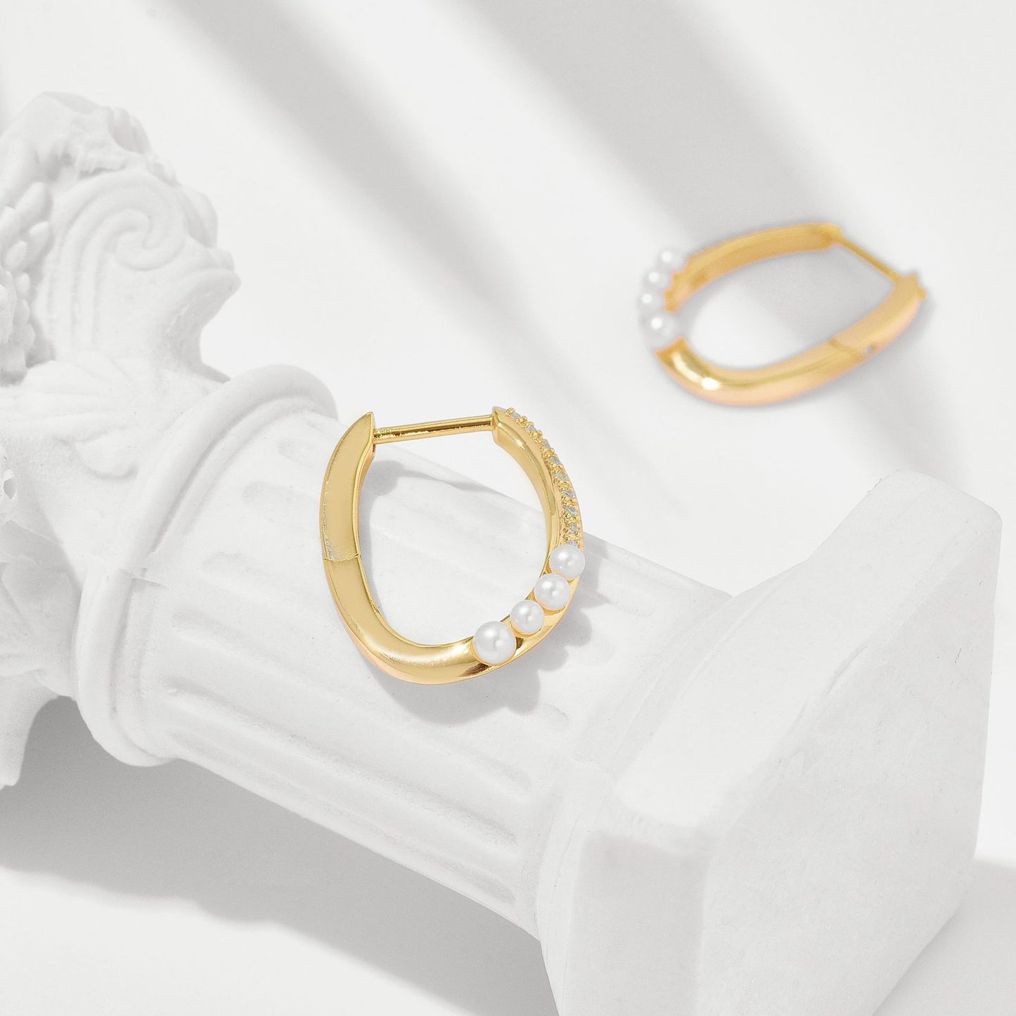 S925 Personalized Mini Freshwater Pearl Hoop Earrings – Gold-Plated Minimalist Unisex Design