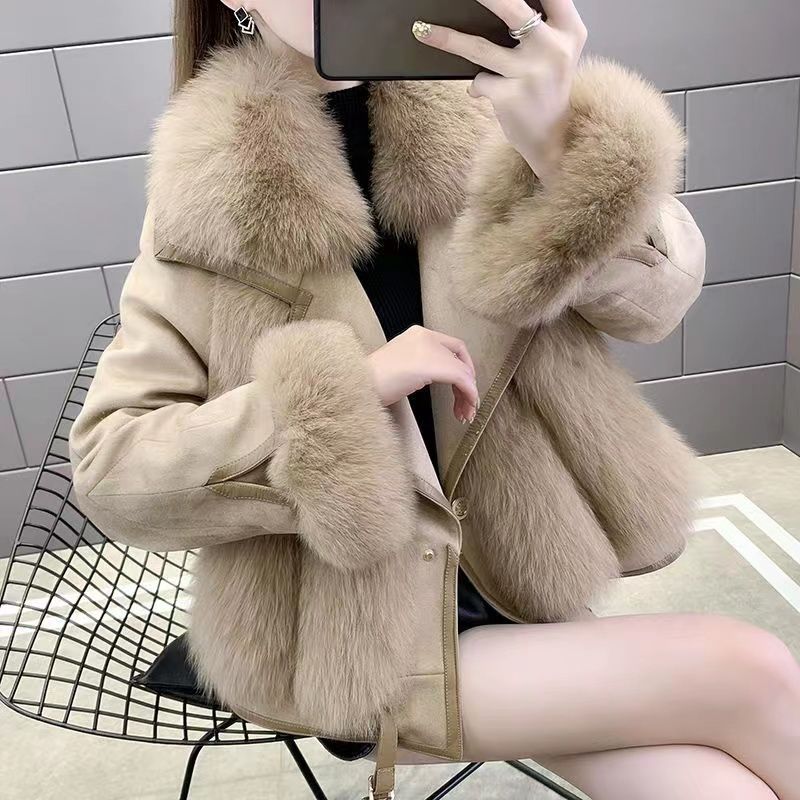 Faux Fur Trim Coat – Soft Winter Elegance