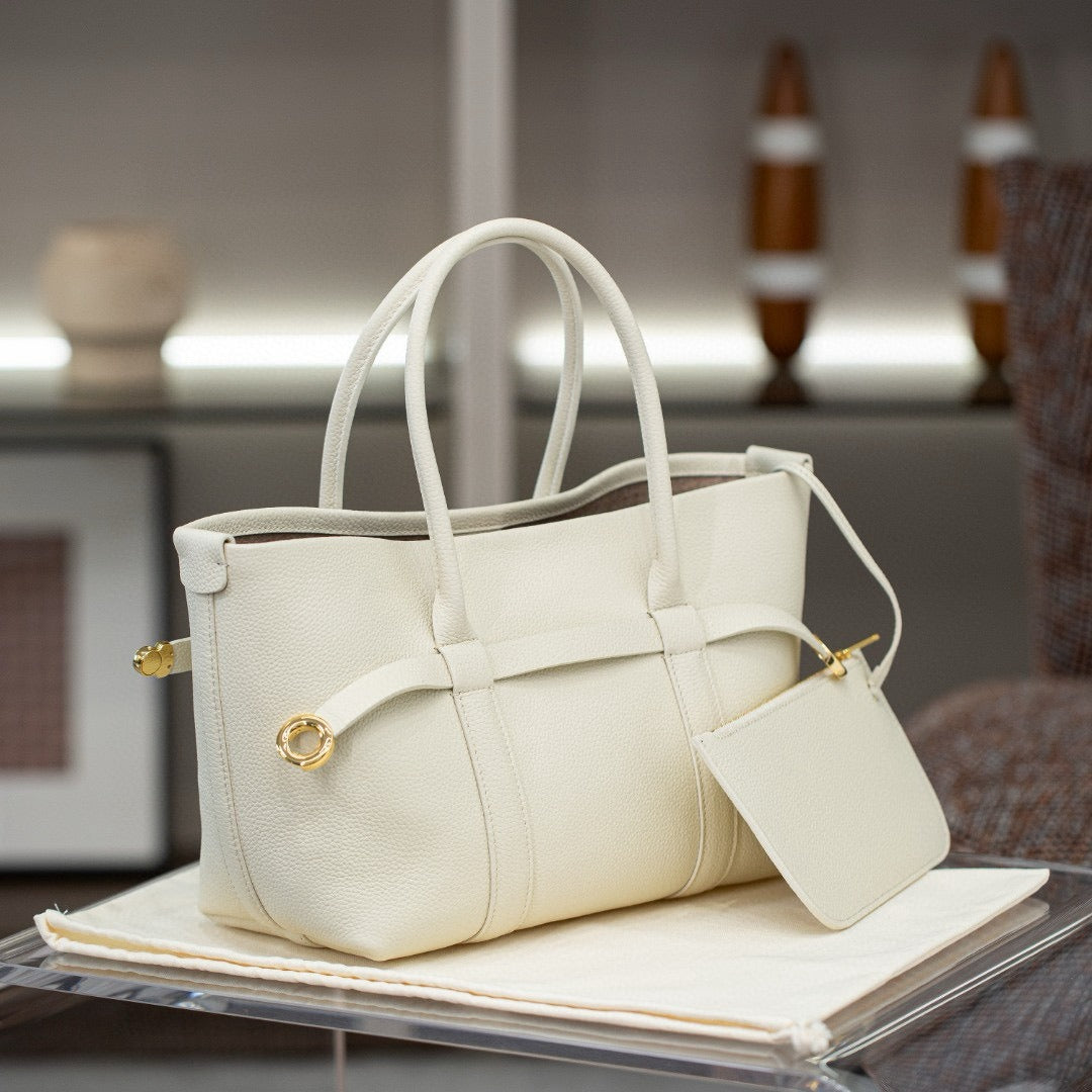 Nalani Everyday Leather Shoulder Bag - A Timeless, Structured Essential