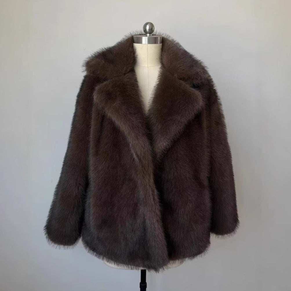 Fluffy Dyed-Tip Faux Fox Coat – Bold Warmth for Effortless Luxe Streetstyle