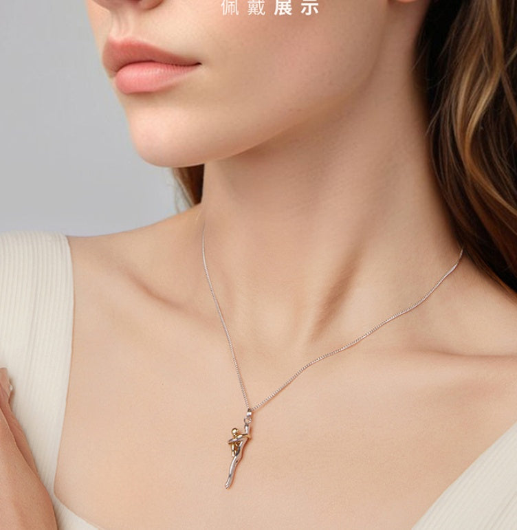 S925 Mother & Child Embrace Necklace — A Tender Bond