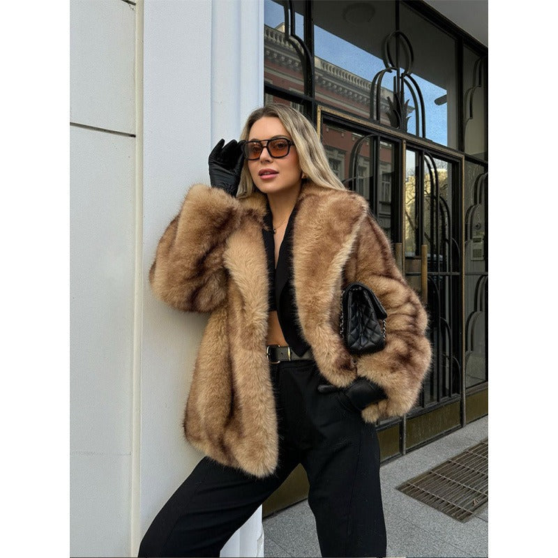 Short Faux Fur Street Coat – Chic Warmth for Effortless City Style
