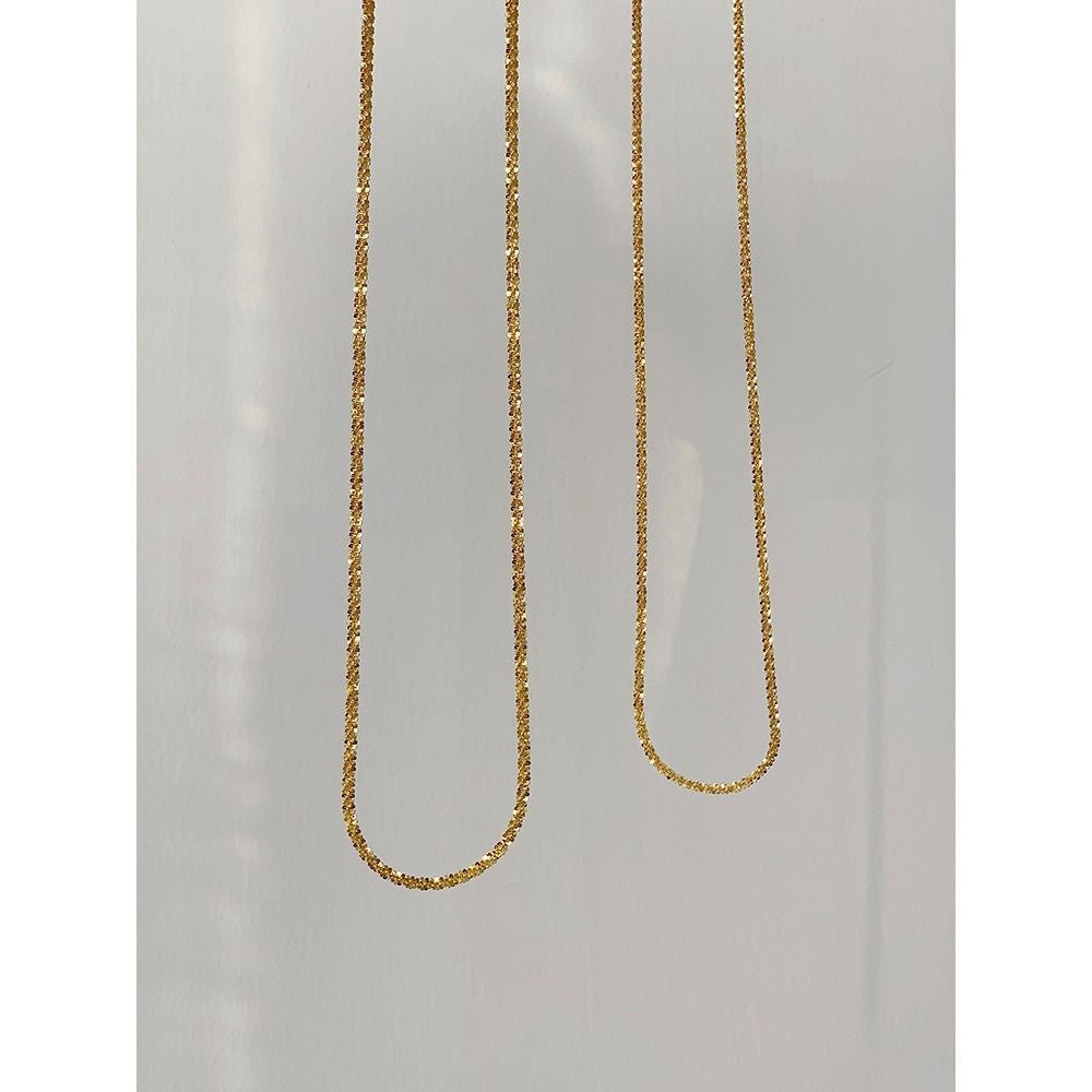 Minimalist Gold Clavicle Chain – Sleek Everyday women’s Necklace