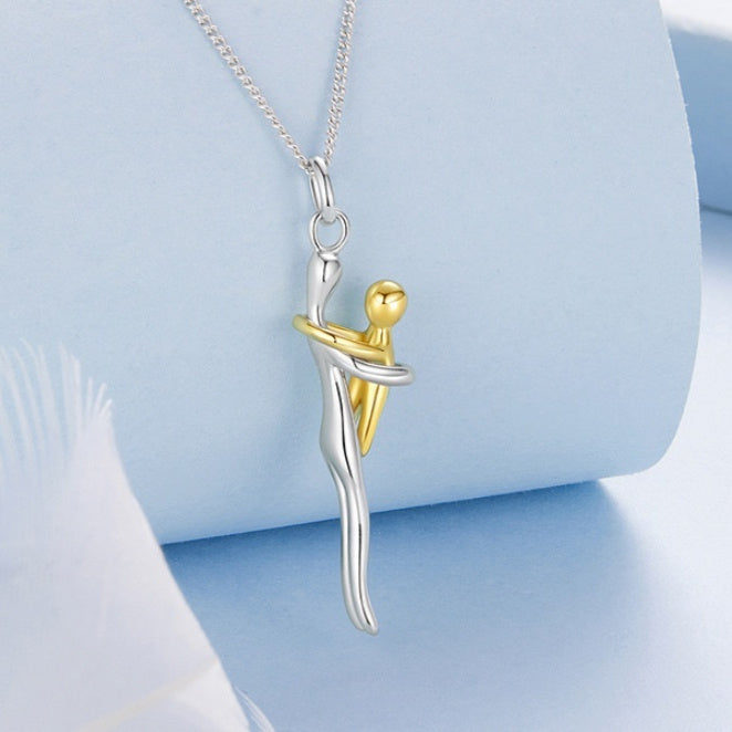 S925 Mother & Child Embrace Necklace — A Tender Bond