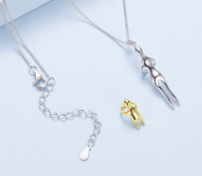 S925 Mother & Child Embrace Necklace — A Tender Bond