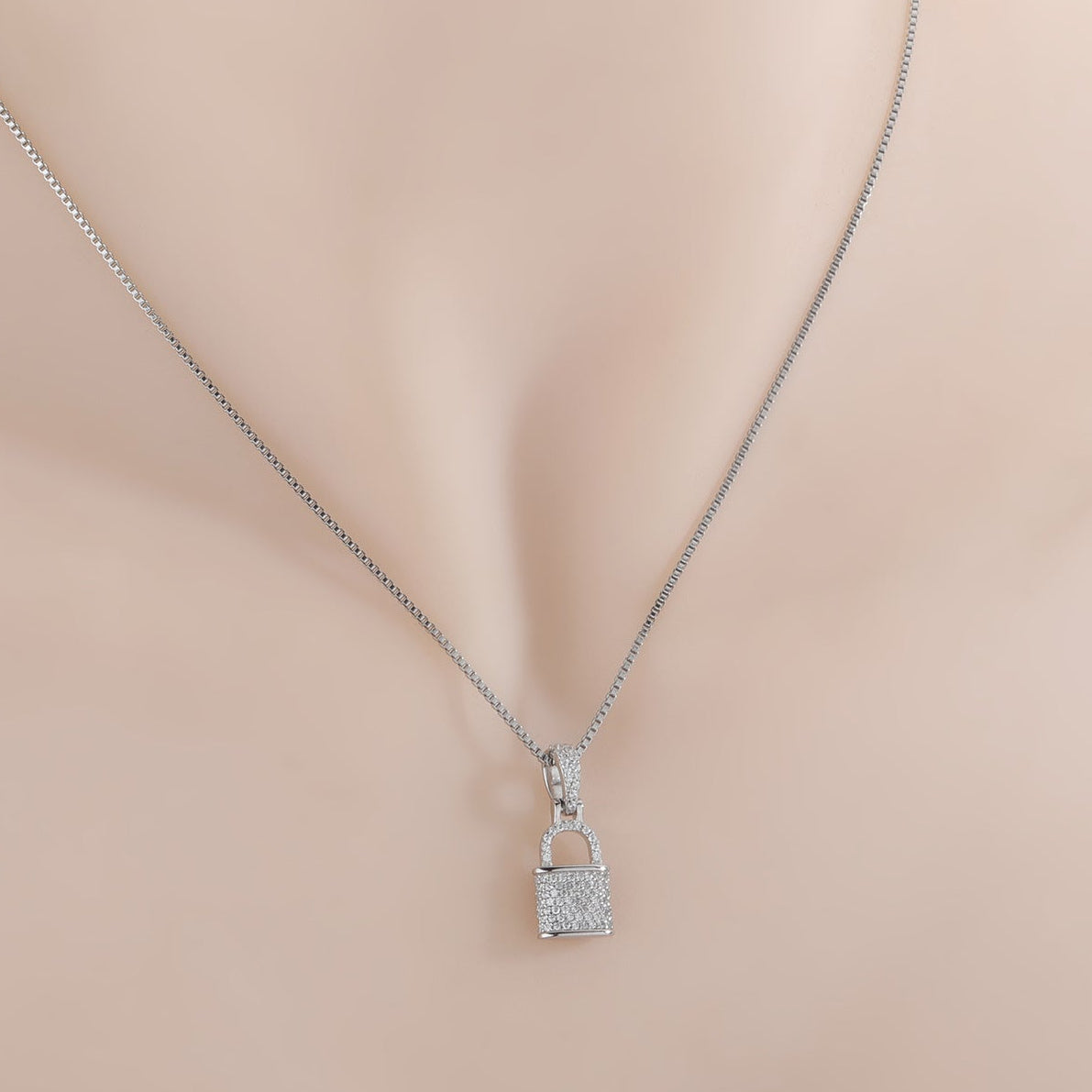 Necklace with a small pendant on a mannequin