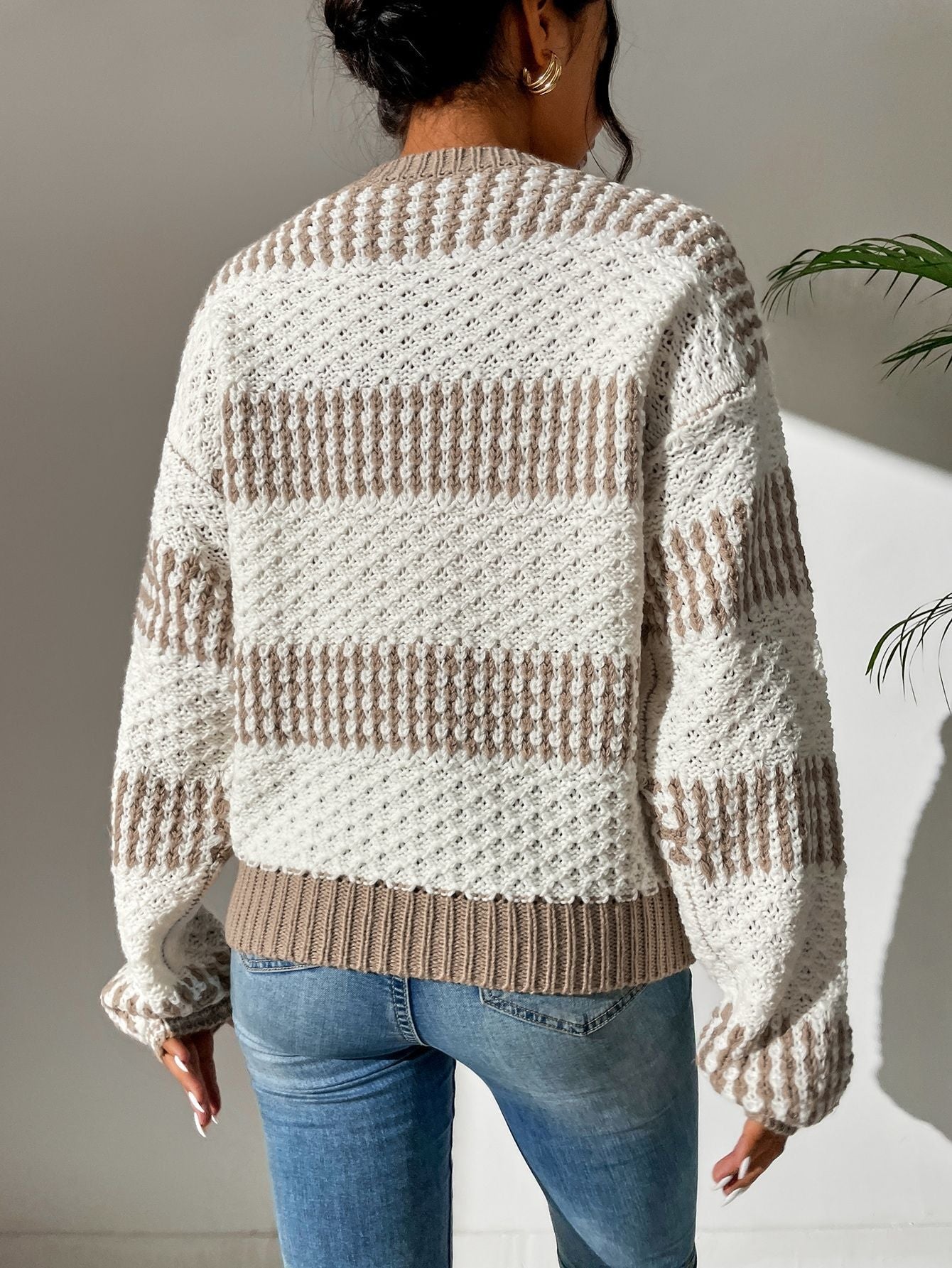 Striped Cozy Knit Sweater – Loose-Fit Round Neck Pullover with Contrast Detail