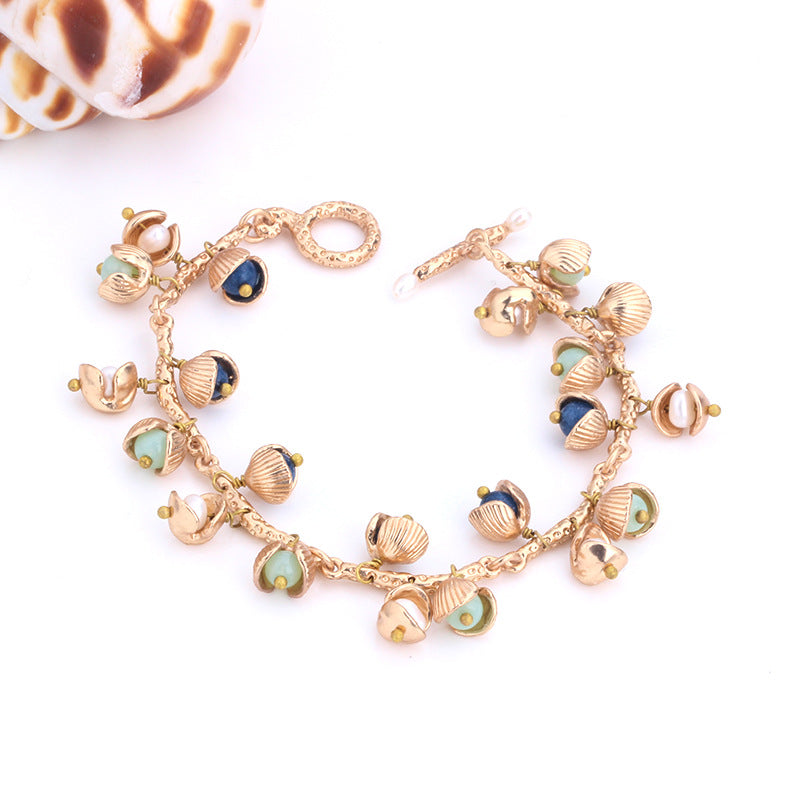 Seashell Freshwater Pearl Charm Bracelet – Gold-Plated Elegance