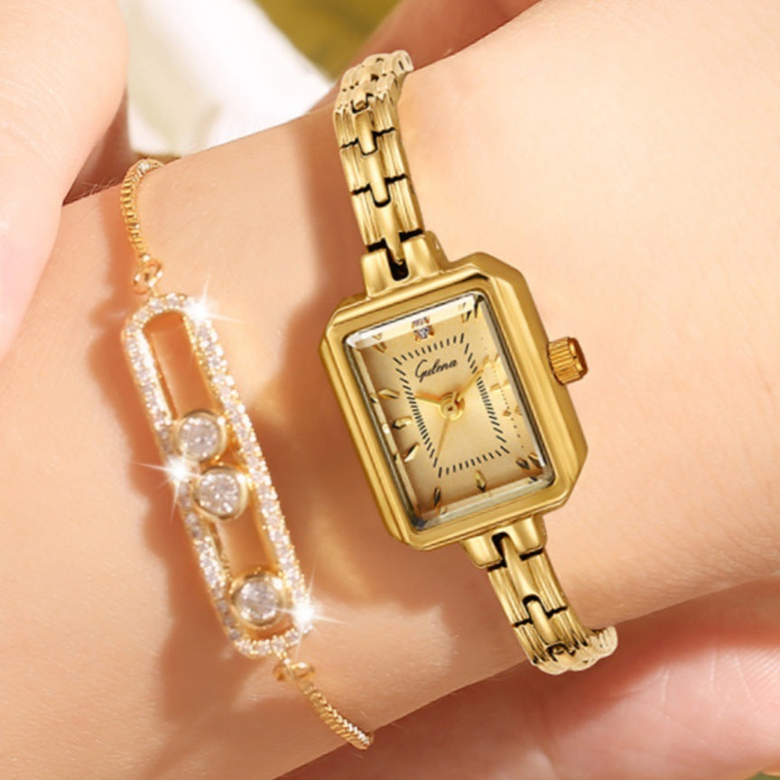 Mini Gold Chain Quartz Watch – Elegant Everyday Timepiece