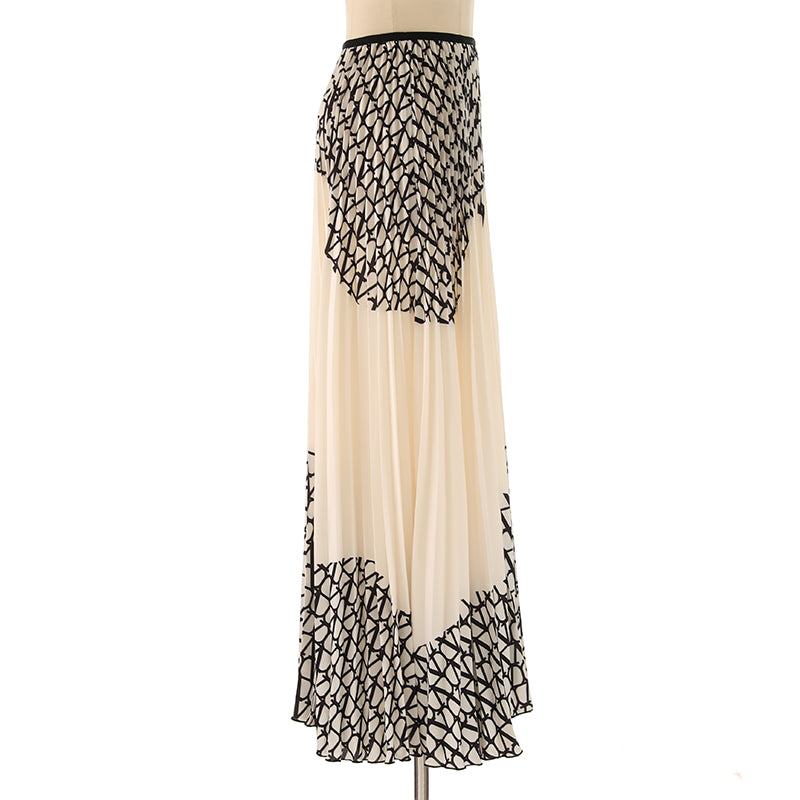 Soft Contrast Pleated Asymmetrical Maxi Skirt